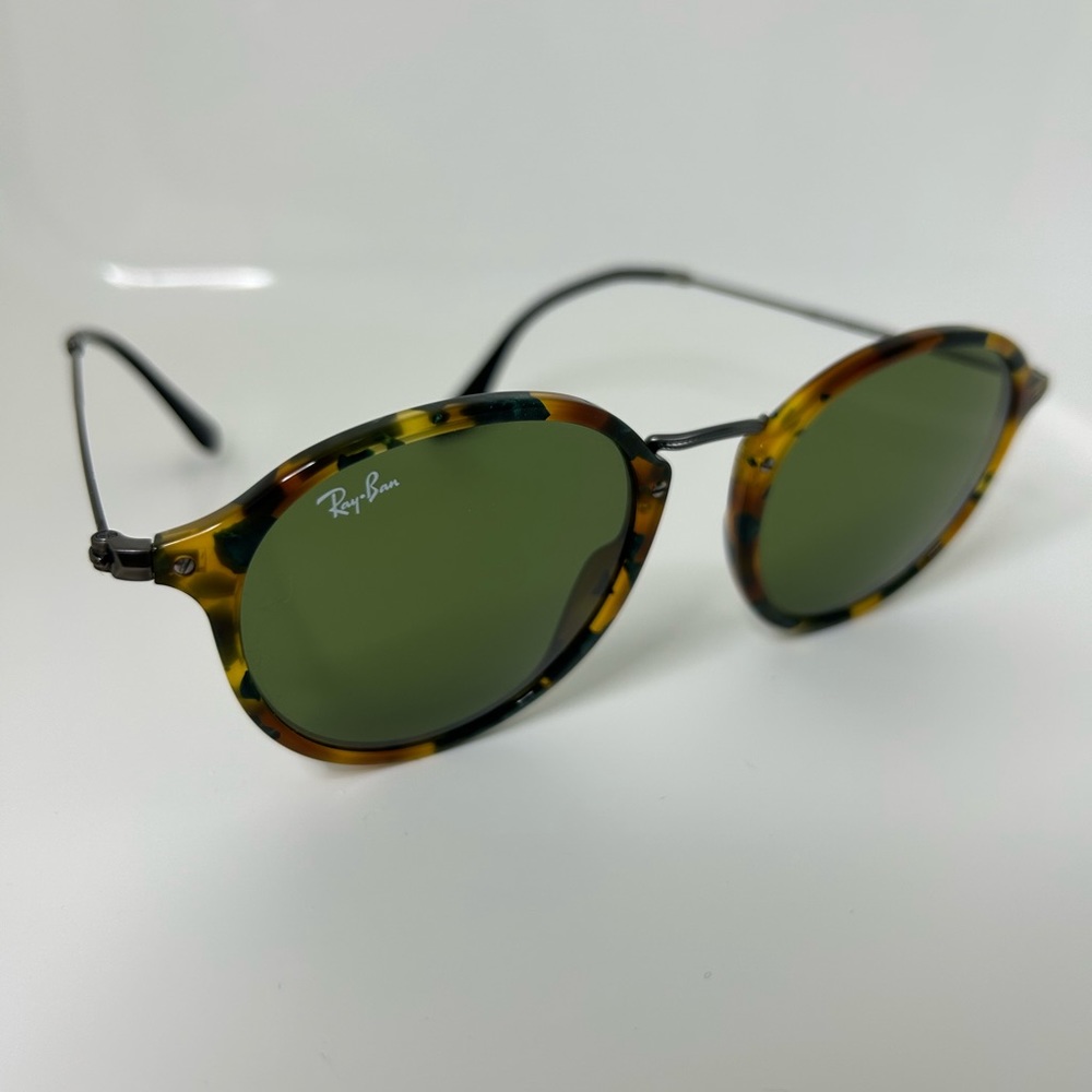Ray-Ban Unisex Round Fleck in Green Havana 2447 1159/4E Barely Worn Like New
